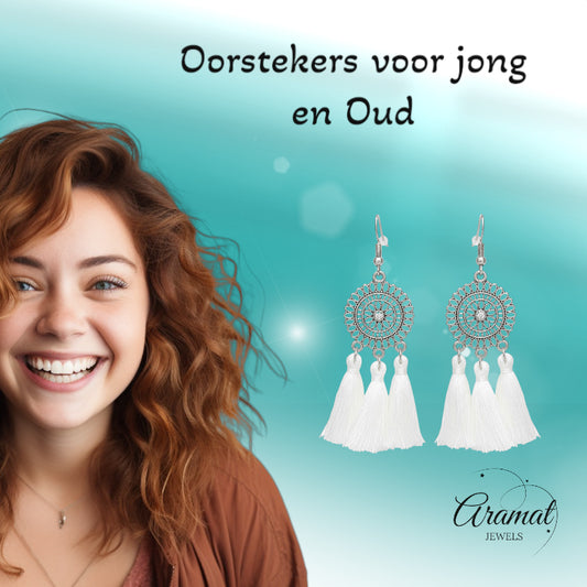 Witte bohemian oorhangers met 3 kwastjes, roestvrij staal, 75mm, handgemaakte statement oorbellen zomer