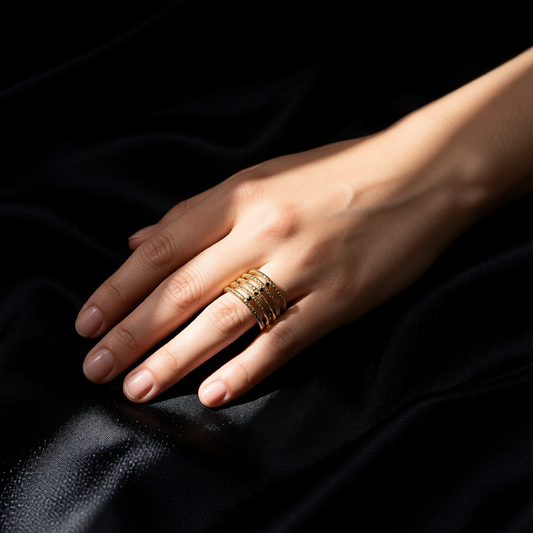 Brede Open Ring RVS met Bolletjesmotief en 5 Emaille Puntjes (16 mm)