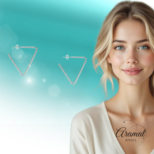 Boucles d'oreilles créoles triangulaires en acier - Femme