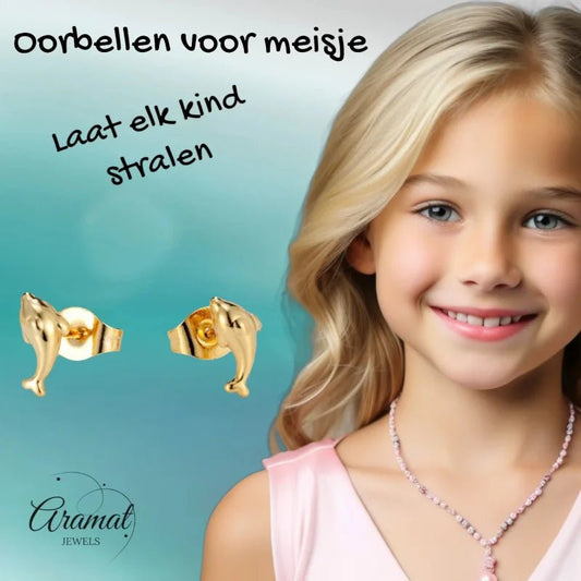 Gouden dolfijn oorbellen.