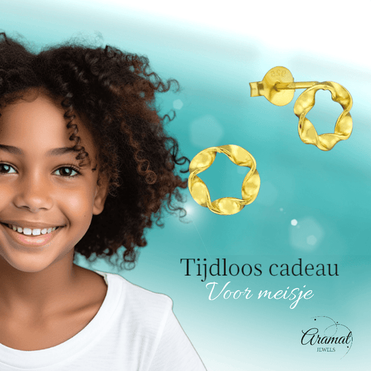 Goudkleurige zilveren gedraaide oorstekers - oor4751 - 38588 - Oorbellen kopen# - 7mm - 925 Zilver - alles