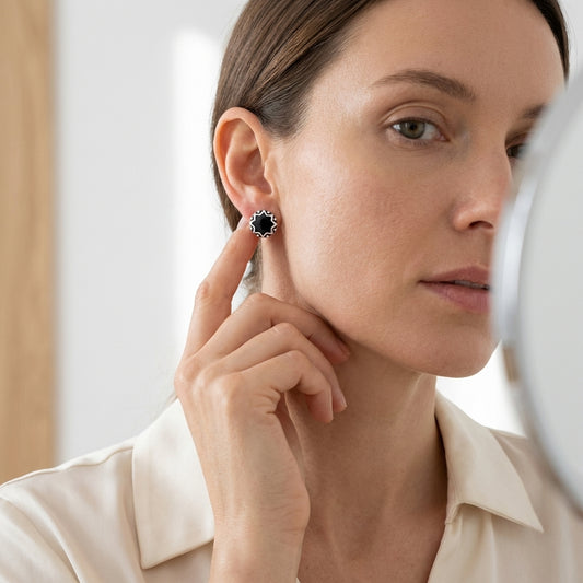 Oorstekers – Sterling Zilver Bali Etnisch Zwart Emaille 8mm Rond Geoxideerd