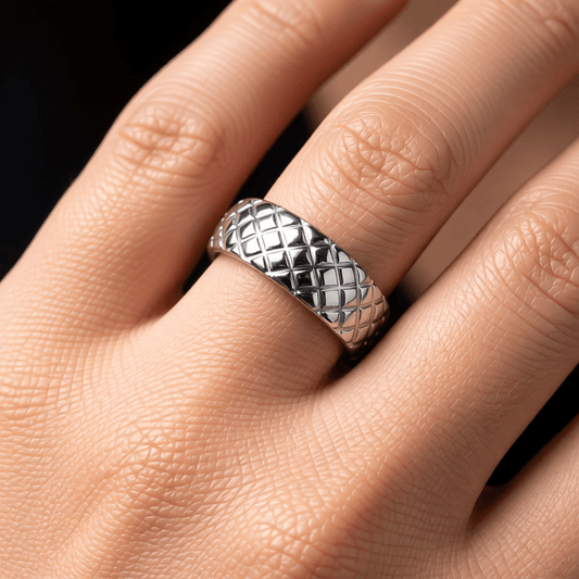 RVS Damesring Verstelbaar – Ruitjes Patroon - one size - Aramat Jewels - Ringen - cadeautip