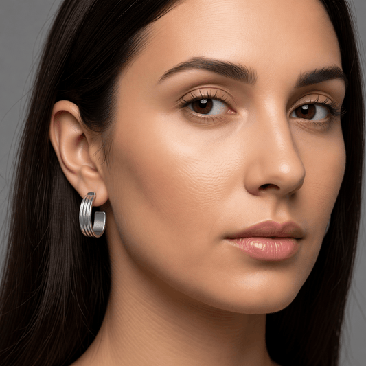 RVS Oorringen met Vier Lijnen Zilverkleur 23mm - Aramat Jewels - Oorringen - cadeautip