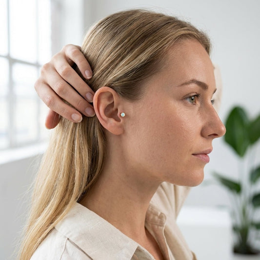 Tragus Helix Piercing – Wit Opaal – Goudkleur - Aramat Jewels - Piercings - cadeautip