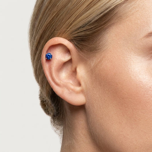 Tragus Helix Piercing – Zilverkleur – Donkerblauwe Zirkonia (4mm) - Aramat Jewels - Piercings - cadeautip