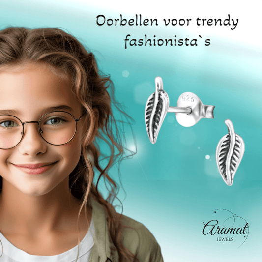 Zilveren Blaadje Oorbellen Antieklook – 9x3mm - Aramat Jewels - Oorbellen - cadeautip