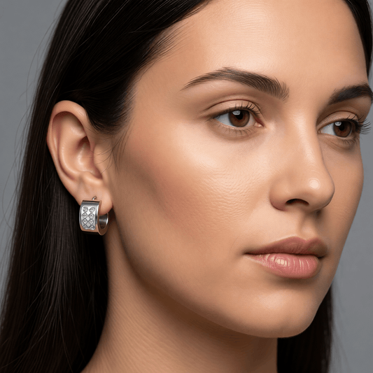 Zilverkleurige Mini RVS Oorringen met 2 Rijen Kristal 13x7mm - Aramat Jewels - Oorringen - cadeautip