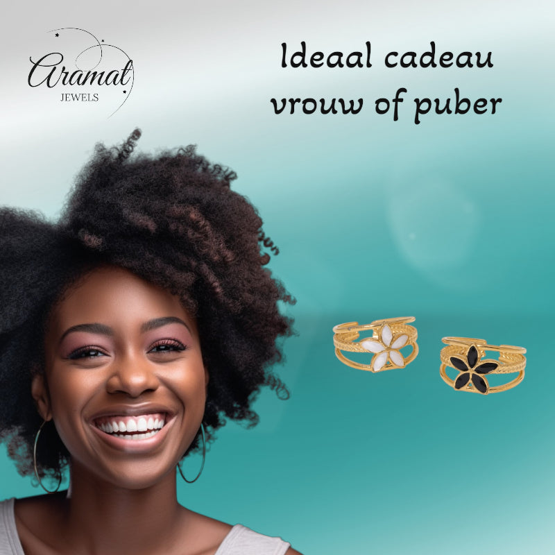 Goudkleurige Verstelbare Ring met Emaille Bloem - Triple Design (12 mm)