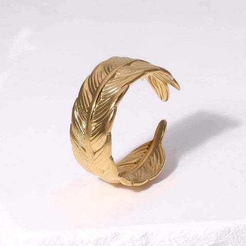 Verstelbare RVS Ring met Veertje Motief - Goudkleur of Zilver (8 mm)