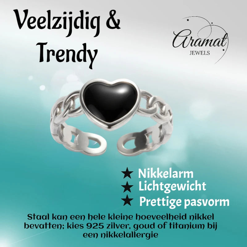 Verstelbare RVS Ring met Zwart Emaille Hartje - Zilverkleur (8 mm)