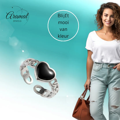 Verstelbare RVS Ring met Zwart Emaille Hartje - Zilverkleur (8 mm)