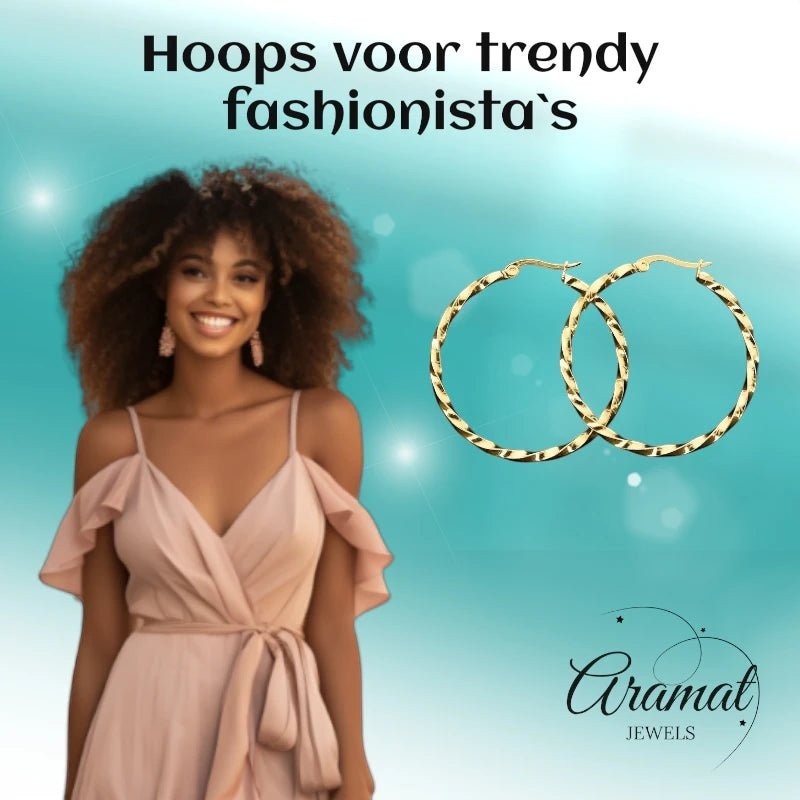 Aramat Jewels Goudkleurige RVS swirl hoepeloorbellen 30 mm met scharniersluiting