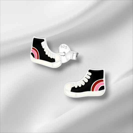 Aramat Jewels silver sneaker stud earrings with black enamel and pink/red accents, 10x6mm.