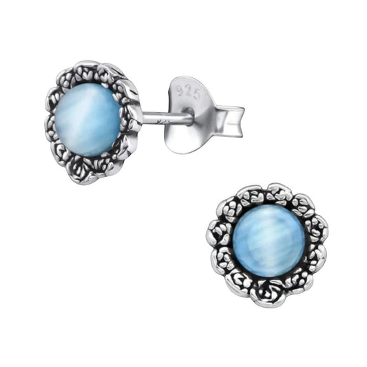 Aramat Jewels zilveren bloem oorstekers met blauw kattenoogsteentje