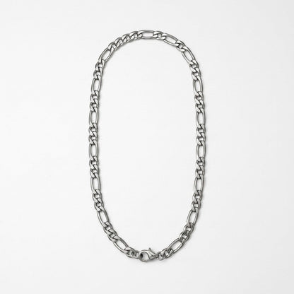 Aramat Jewels zilverkleurige figaro ketting van roestvrij staal met een robuuste karabijnsluiting.