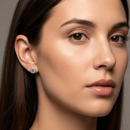 Aramat Jewels zilverkleurige oorstekers met grijs kristal (6mm) van roestvrij staal.