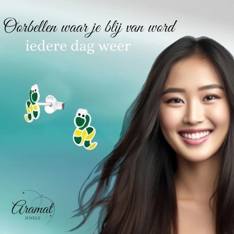 Slangvormige oorbellen.