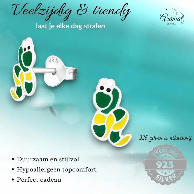 Slangvormige oorbellen.