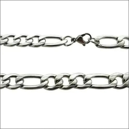 Een zilveren ketting met een schakel