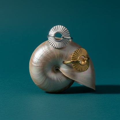 Brede One Size Ring RVS met Cirkel en Lijnenspel (18 mm) - Aramat Jewels - Ringen - cadeautip