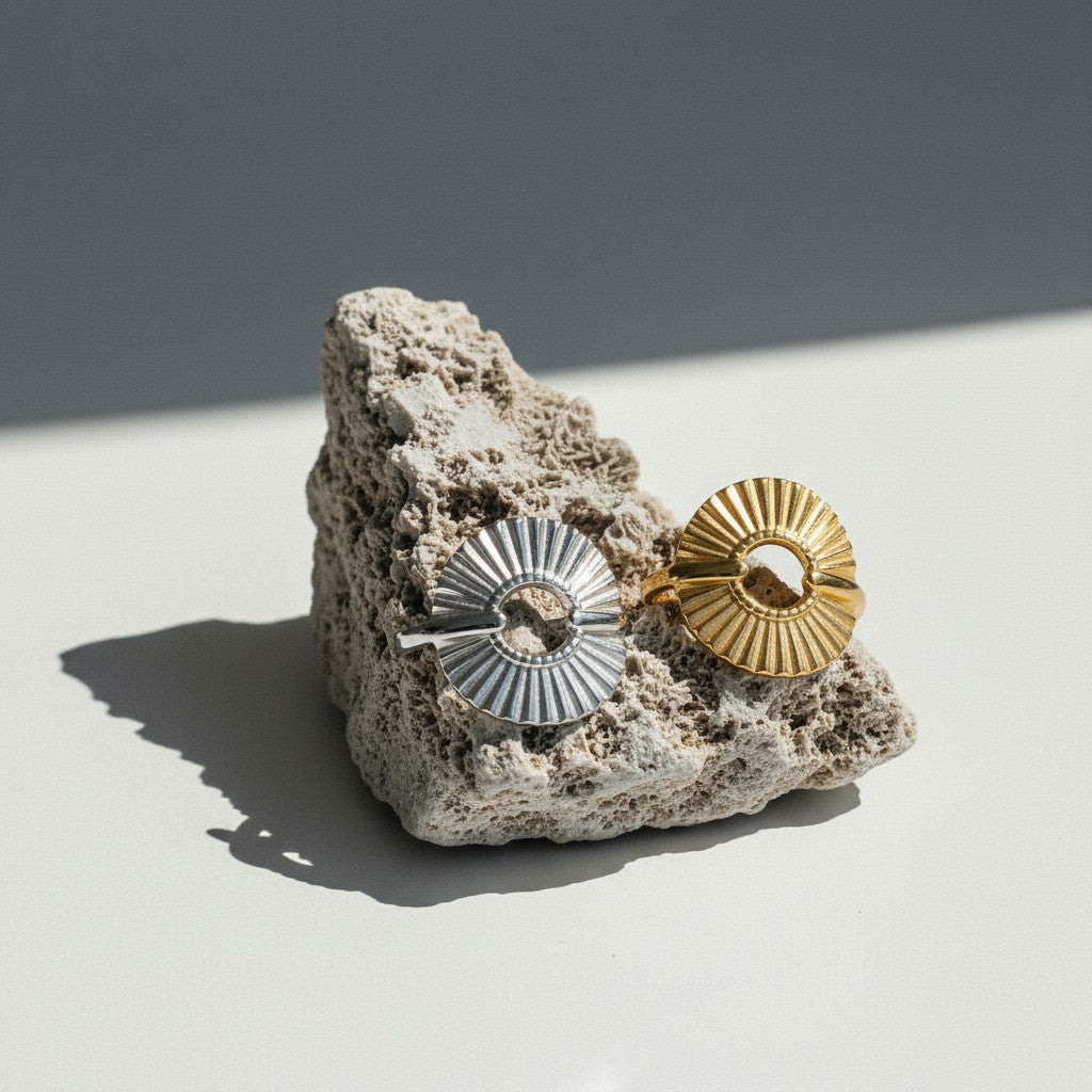 Brede One Size Ring RVS met Cirkel en Lijnenspel (18 mm) - Aramat Jewels - Ringen - cadeautip