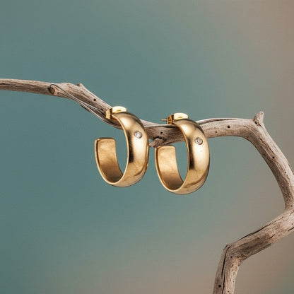 Brede RVS Oorringen met Zirkonia Accent Goudkleur 23mm x 7mm - Aramat Jewels - Oorringen - cadeautip