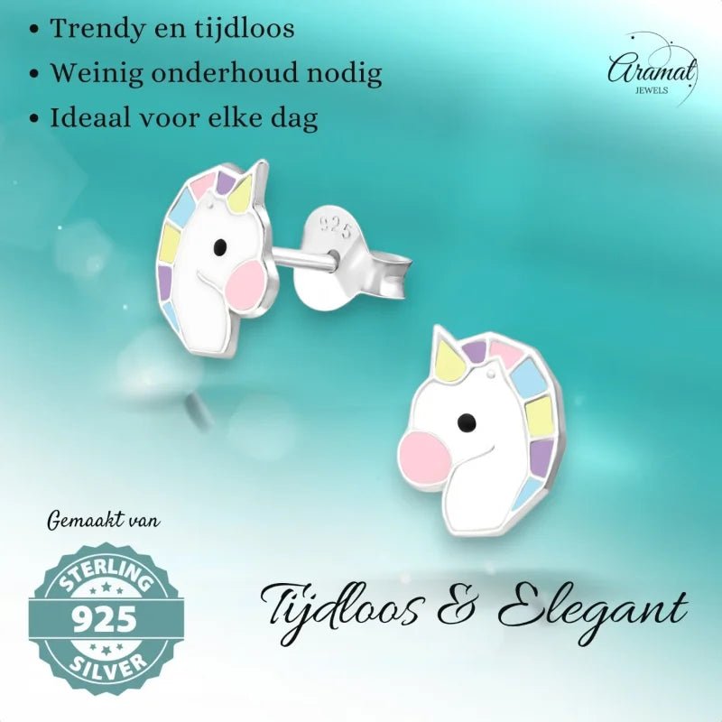 Sterling zilveren oorbellen in de vorm van een eenhoorn.