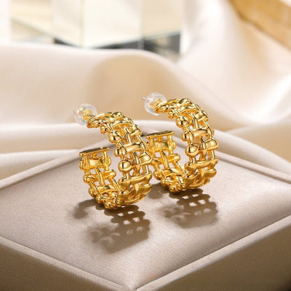 Goudkleurige Gevlochten Halve Oorringen 25x10mm - Aramat Jewels - RVS Sieraden - Oorbellen - cadeautip