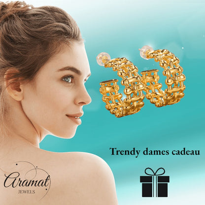 Goudkleurige Gevlochten Halve Oorringen 25x10mm - Aramat Jewels - RVS Sieraden - Oorbellen - cadeautip
