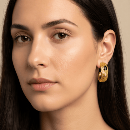 Goudkleurige Halve Oorringen Emaille Cirkel 25x10mm - Aramat Jewels - Oorbellen - cadeautip