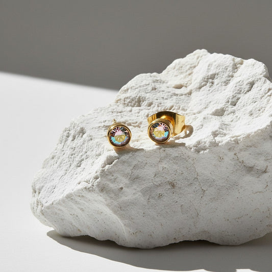 Goudkleurige kristallen oorbellen met AB glans – 3 mm - Aramat Jewels - Oorbellen - cadeautip