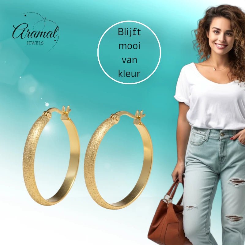 Goudkleurige Matte RVS Oorringen Sandblasted - 30 mm - Aramat Jewels - Oorringen - cadeautip