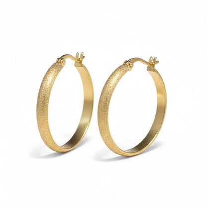 Goudkleurige Matte RVS Oorringen Sandblasted - 30 mm - Aramat Jewels - Oorringen - cadeautip