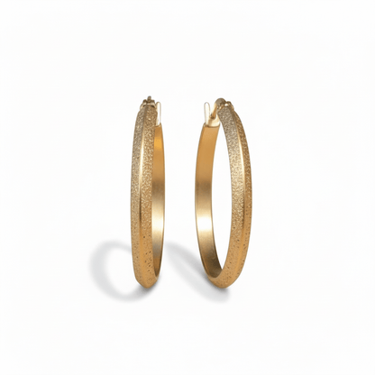 Goudkleurige Matte RVS Oorringen Sandblasted - 32 mm - Aramat Jewels - Oorringen - cadeautip