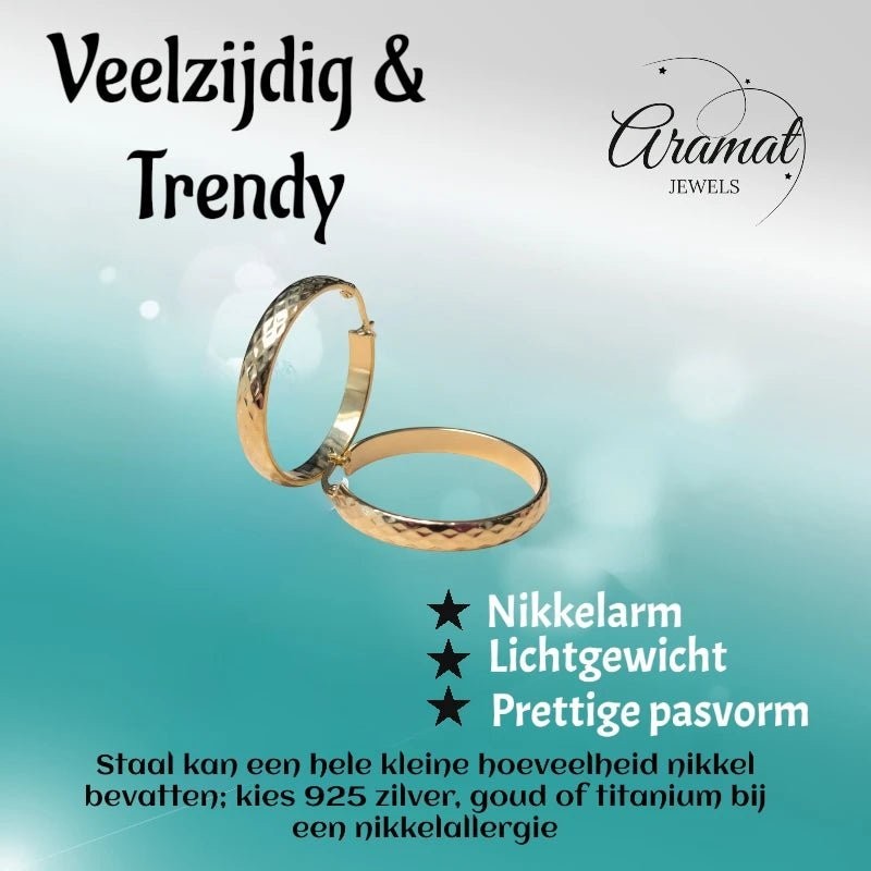 Goudkleurige RVS Hoepeloorbellen met Geruit Motief - 35 mm - Aramat Jewels - Oorringen - cadeautip