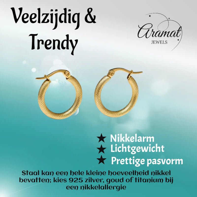 Goudkleurige RVS Hoepeloorbellen met Textuur - 18 mm - Aramat Jewels - Oorringen - cadeautip