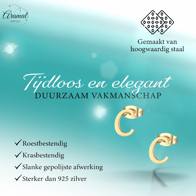 Goudkleurige RVS oorstekers Letter C - Aramat Jewels - Oorbellen - cadeautip