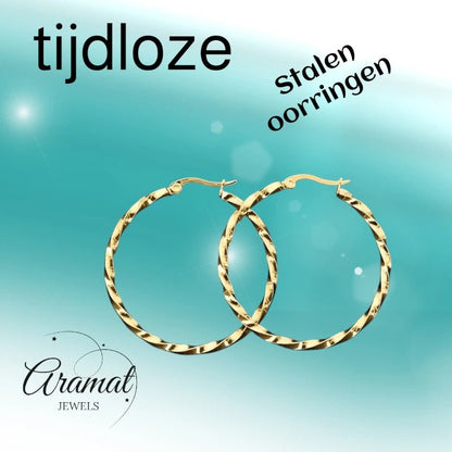 Goudkleurige RVS Swirl Hoepeloorbellen - 35 mm - Aramat Jewels - Oorbellen - cadeautip