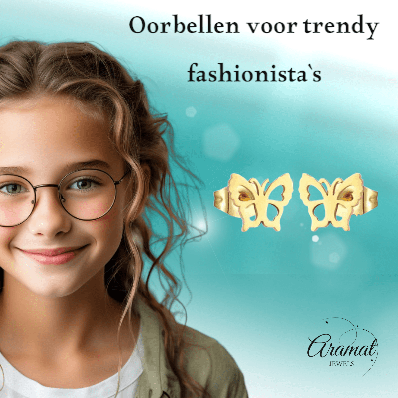 Goudkleurige vlinder oorstekers 9 mm - Aramat Jewels - Oorbellen - cadeautip