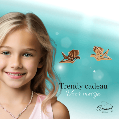 Goudkleurige Vogel Oorbellen Origami 9mm - Aramat Jewels - Oorbellen - cadeautip