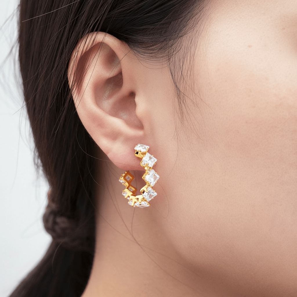 Goudkleurige Zirkonia Oorringen 28x5mm RVS - 8 Steentjes - Aramat Jewels - RVS Sieraden - Oorbellen - cadeautip