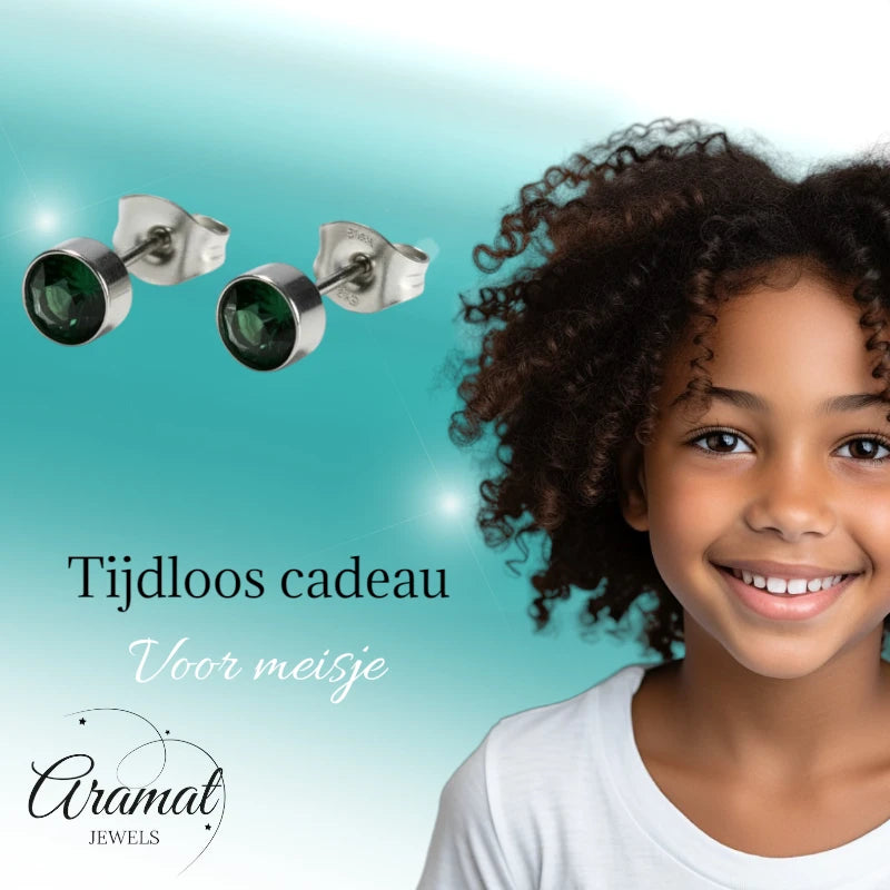 Oorstekers – Staal Kristal Donker Groen Zilverkleur (5mm)