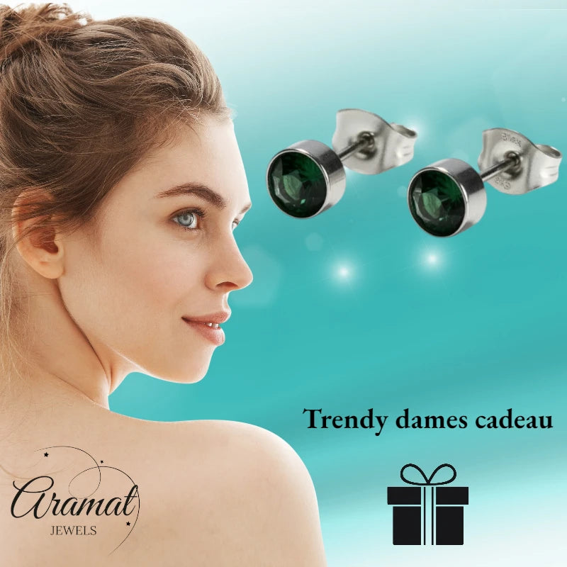 Oorstekers – Staal Kristal Donker Groen Zilverkleur (5mm)