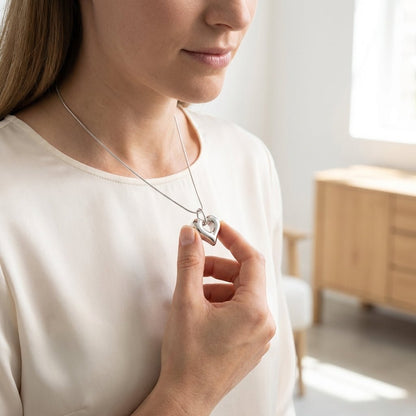 Hartvormig as sieraad met open detail – staal - Aramat Jewels - Gedenkhangers - cadeautip