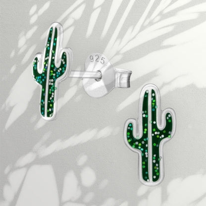 Cactusvormige oorbellen met groene glitters.
