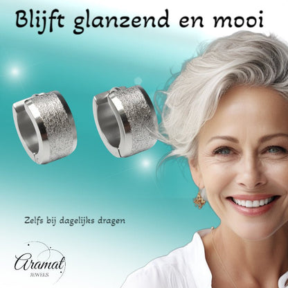 Huggies – RVS Sandblasted Zilverkleur (13mm) - Aramat Jewels - Oorringen - cadeautip
