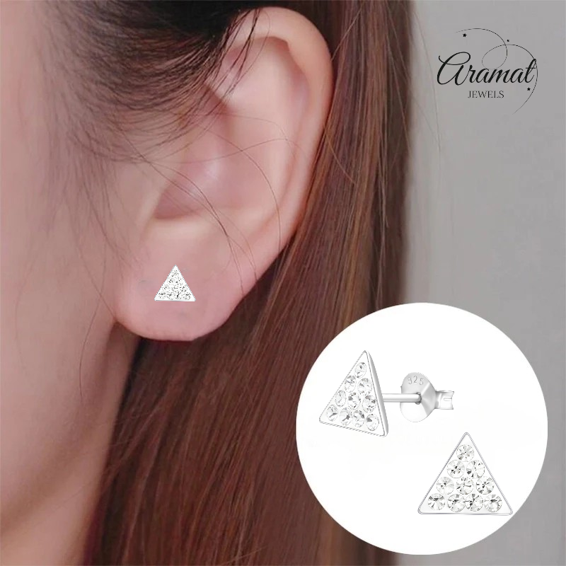 Boucles d'oreilles triangulaires en argent ornées de pierres en cristal