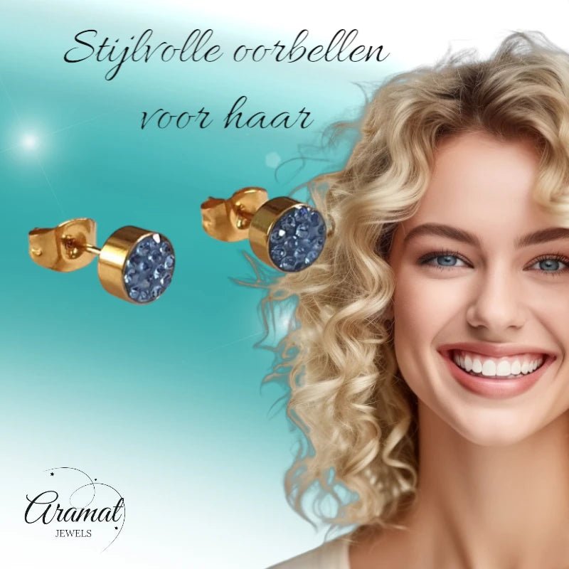 Lichtblauwe kristallen oorstekers 6 mm – goudkleurig - oor3096 - Oorbellen kopen# - 6mm - alles - blauw