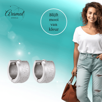 Mat Zilverkleurige RVS Oorringen met Sandblasted Streep - oor5788 - se24030 - Oorringen kopen# - 13mm - 7mm - alles